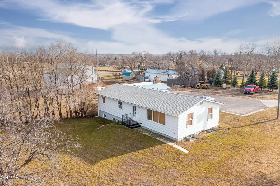 5704 16th Avenue W, Williston, ND 58801 - #2