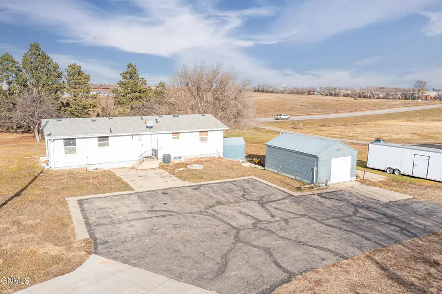 5704 16th Avenue W, Williston, ND 58801 - #3