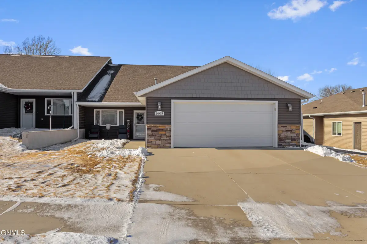 2605 7th Avenue Nw, Mandan, ND 58554 - #1