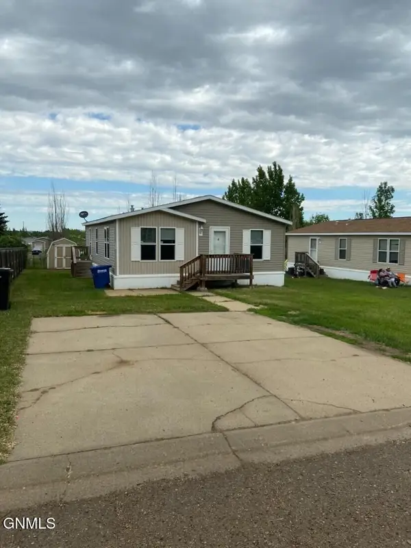 217 G Street, Dickinson, ND 58601