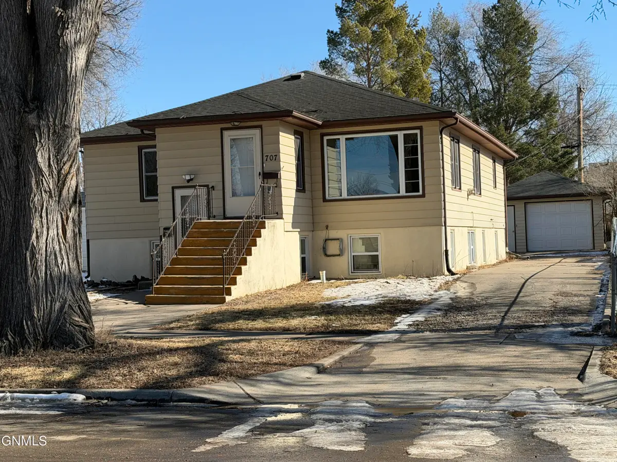 707 15th Street N, Bismarck, ND 58501 - #1