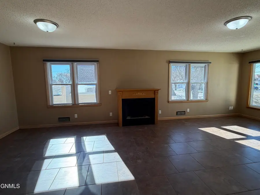 707 15th Street N, Bismarck, ND 58501 - #3