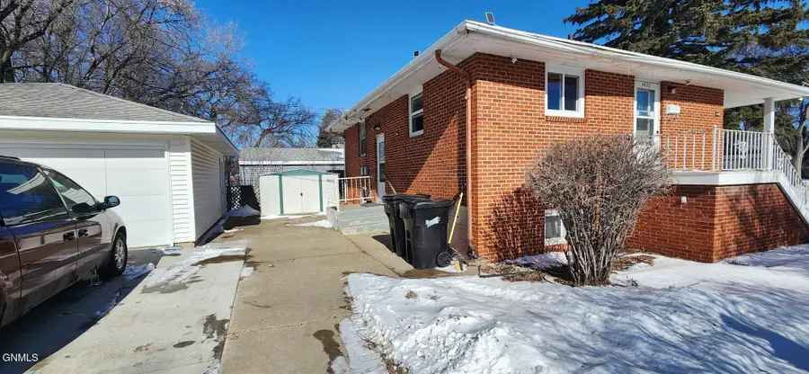 1422 E Ave E, Bismarck, ND 58501 - #3