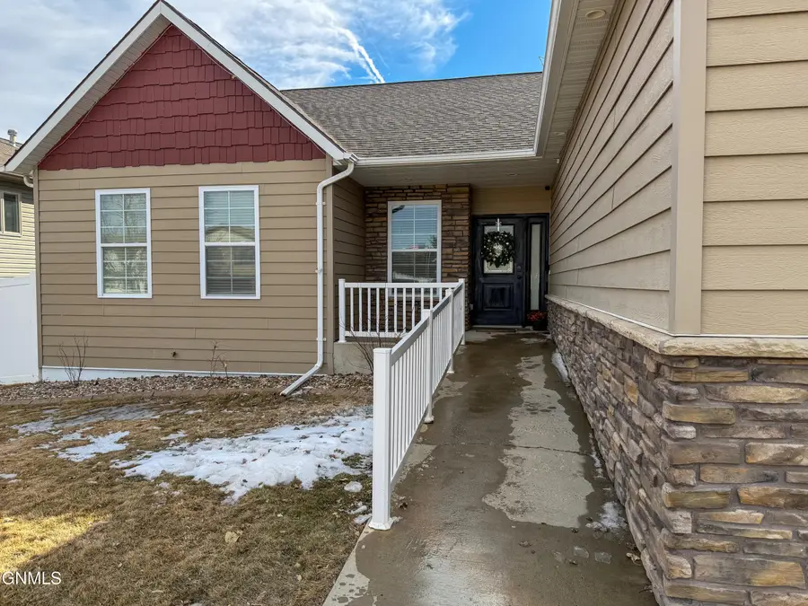 648 13th Street E, Dickinson, ND 58601 - #2