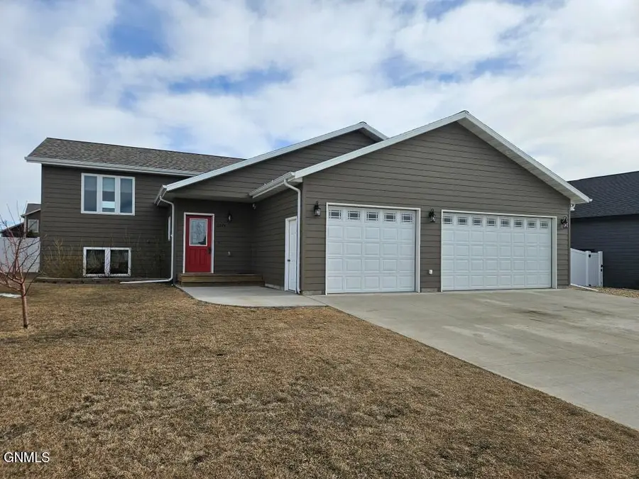 2224 Wahl Street, Dickinson, ND 58601 - #2