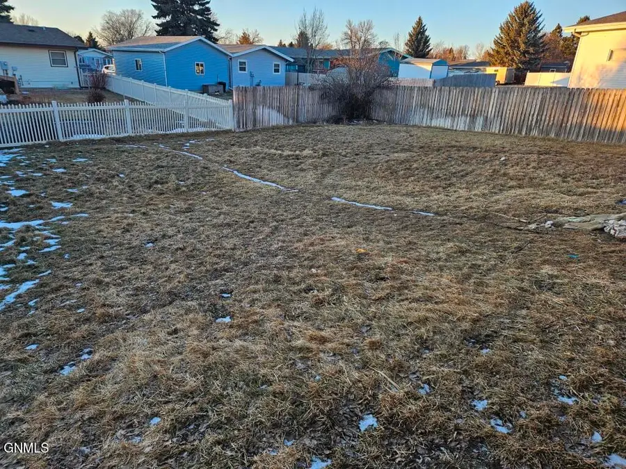 891 Dell Avenue, Dickinson, ND 58601 - #3