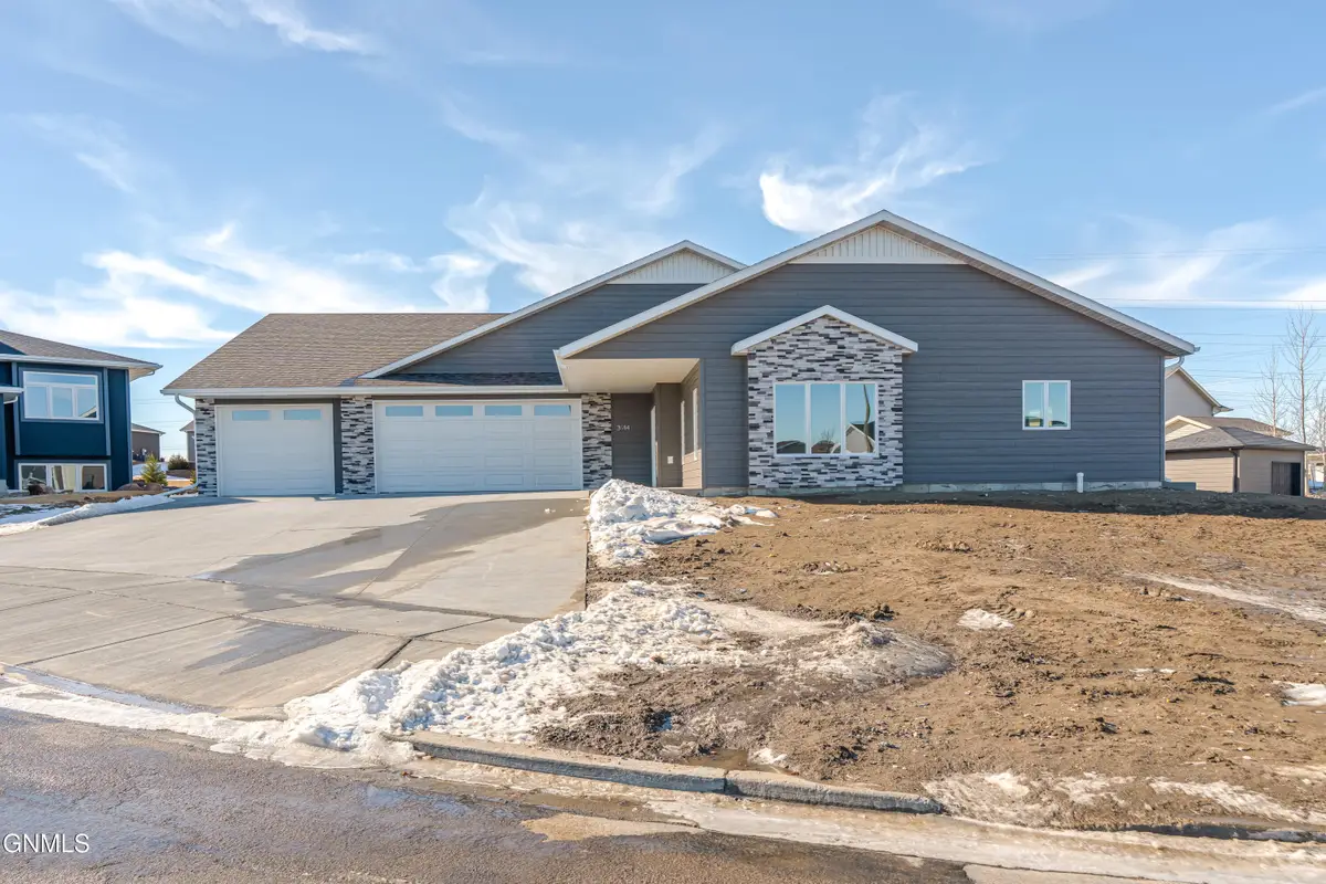 3914 Robinson Circle, Bismarck, ND 58503 - #1