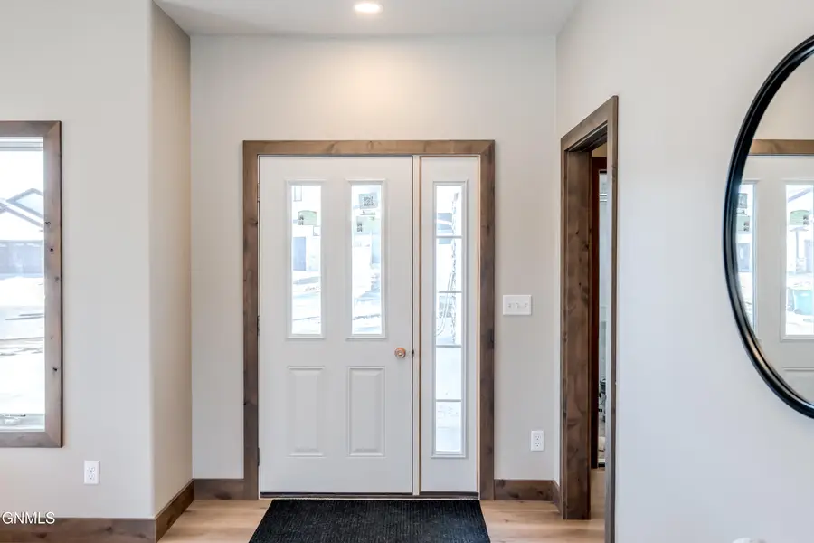 3914 Robinson Circle, Bismarck, ND 58503 - #3
