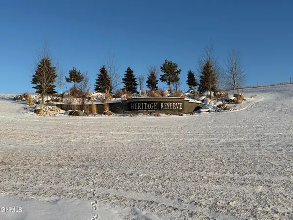 11007 Acadia Circle, Bismarck, ND 58503