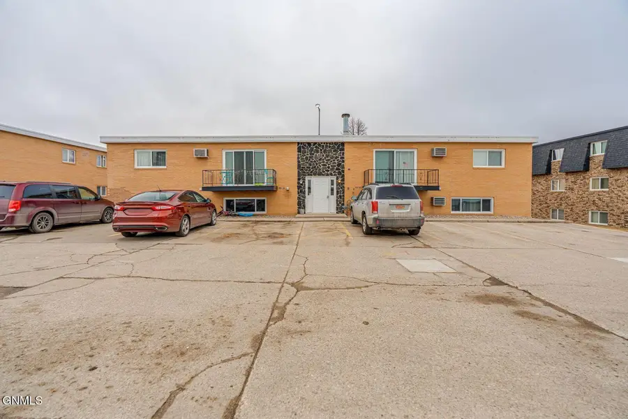 1601 9th Avenue Nw, Mandan, ND 58554 - #3