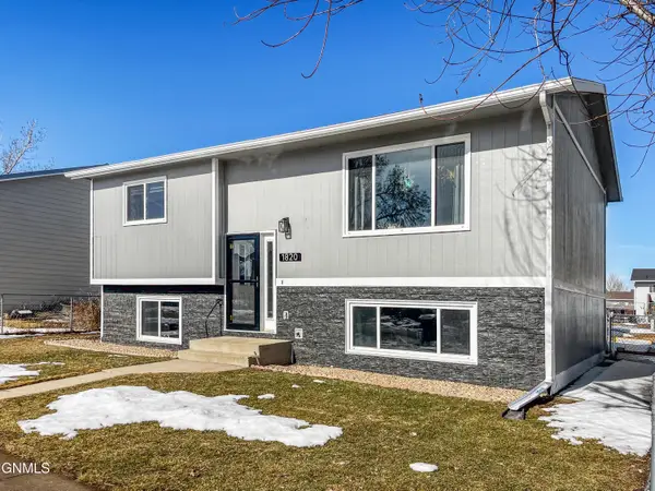 1820 28th Street W, Williston, ND 58801