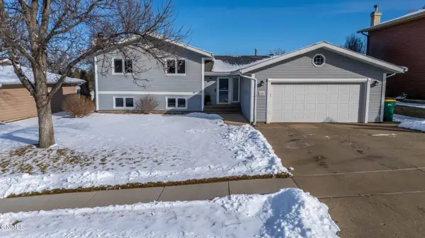 2322 Grant Drive, Bismarck, ND 58501