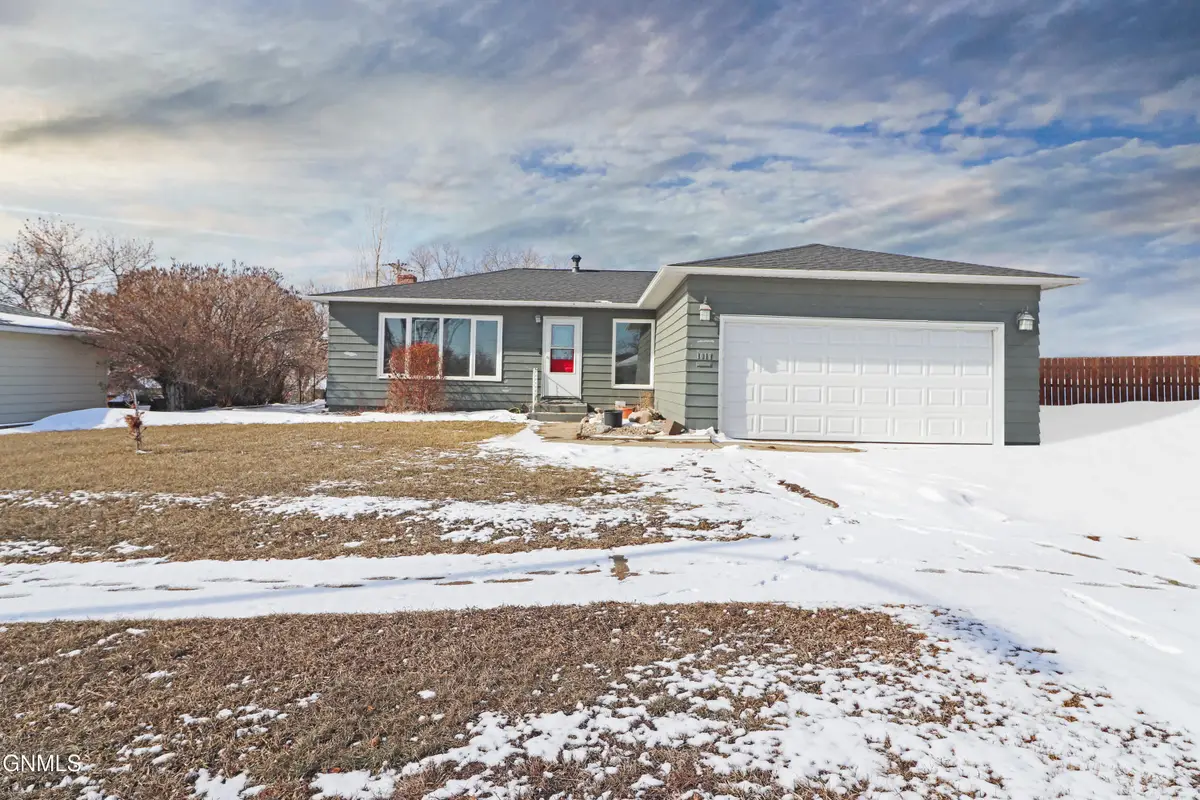 1017 15th Avenue W, Williston, ND 58801 - #1