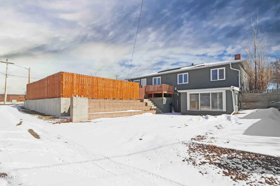 1017 15th Avenue W, Williston, ND 58801 - #2