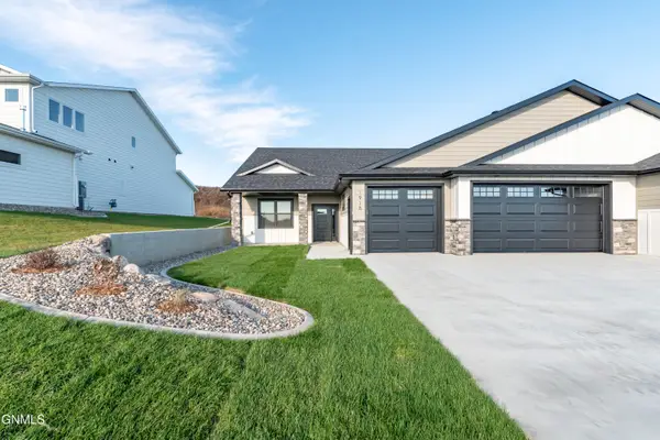 1918 Prairie Hawk Drive, Bismarck, ND 58503