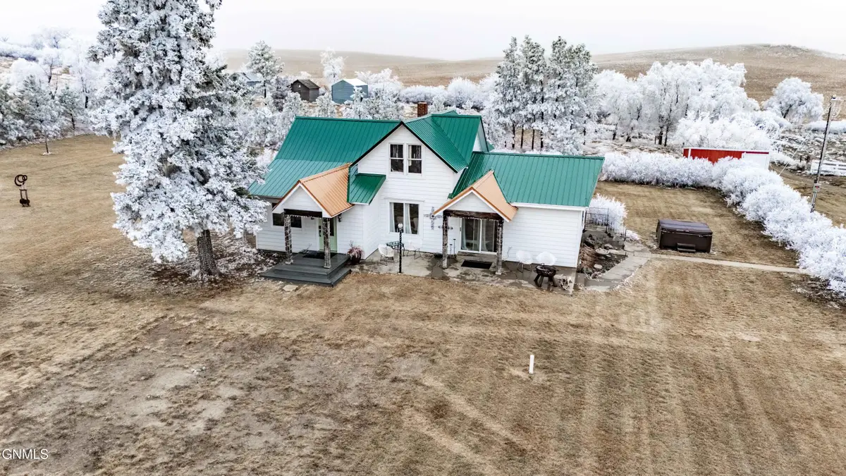 105 7th Street Nw, Hettinger, ND 58639 - #1