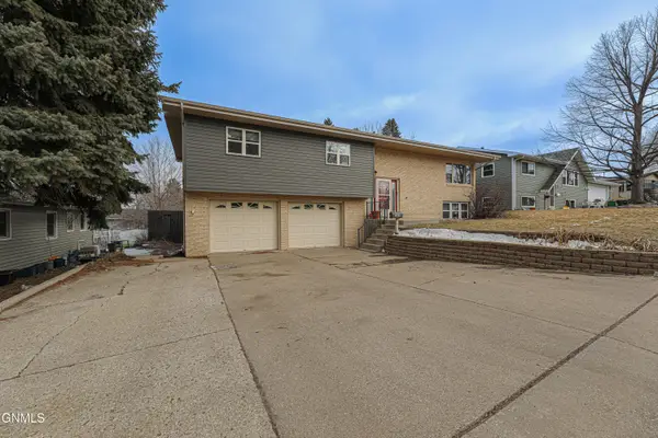 1402 5th Avenue Nw, Mandan, ND 58554