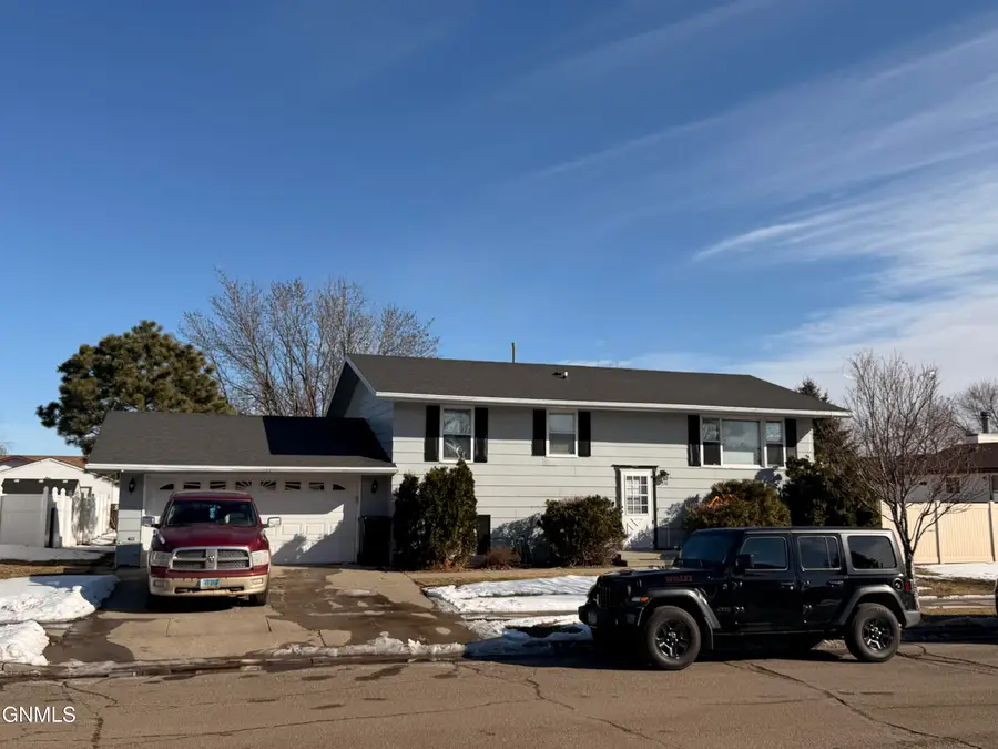 2310 17th Circle W, Williston, ND 58801 - #2