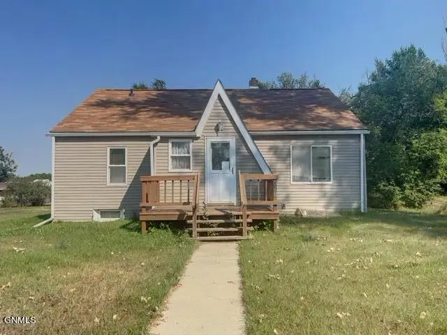 328 5th Street Ne, Watford City, ND 58854 - #1