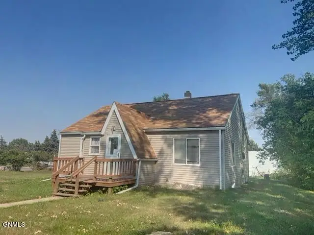 328 5th Street Ne, Watford City, ND 58854 - #2