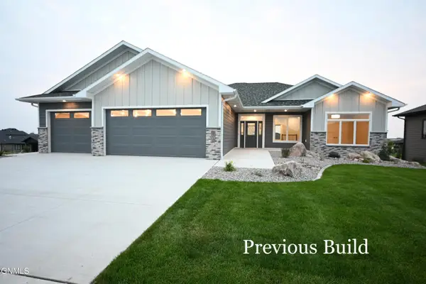 5921 Crested Butte Road, Bismarck, ND 58503