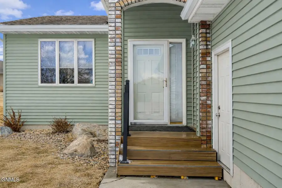 3125 Wisconsin Drive, Bismarck, ND 58503 - #3