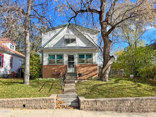 602 Collins Avenue, Mandan, ND 58554