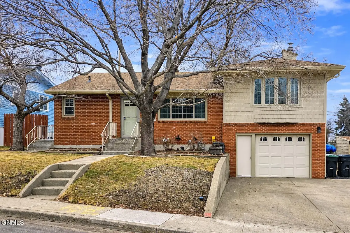 1401 6th Avenue Nw, Mandan, ND 58554 - #1