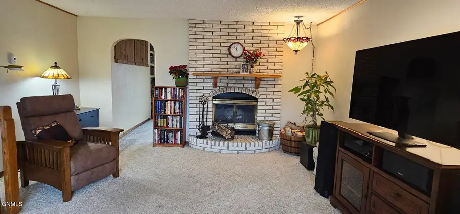 1401 6th Avenue Nw, Mandan, ND 58554 - #3