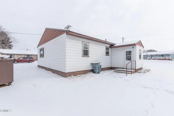 124 5th Street E, Napoleon, ND 58561