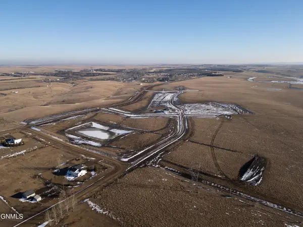 7700 Brightfield Drive, Lincoln, ND 58504