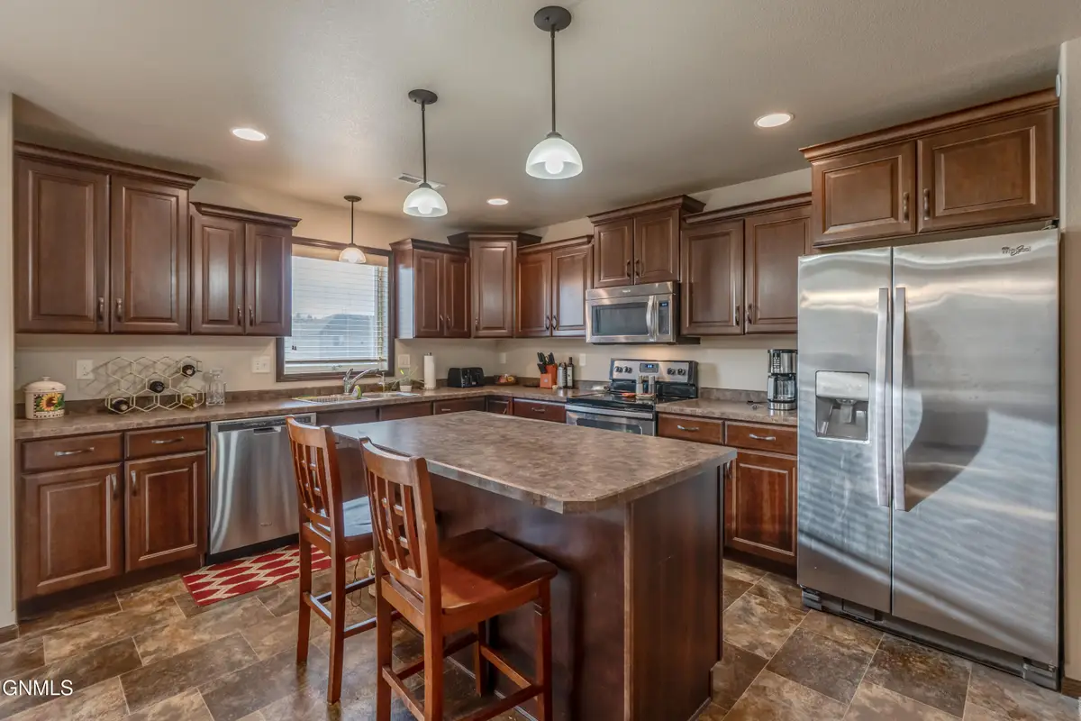 1401 Sharloh Loop #9, Bismarck, ND 58501 - #1