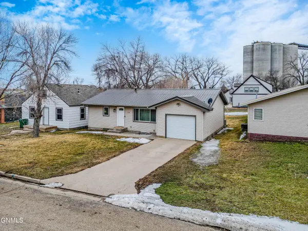 215 2nd Street Se, Garrison, ND 58540