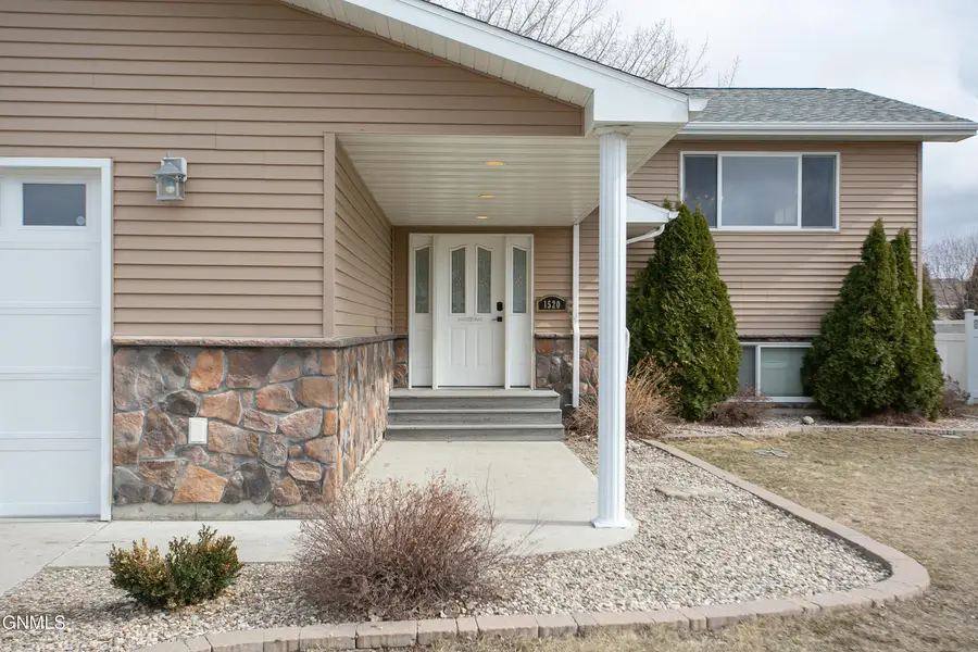 1520 20th Avenue W, Williston, ND 58801 - #3