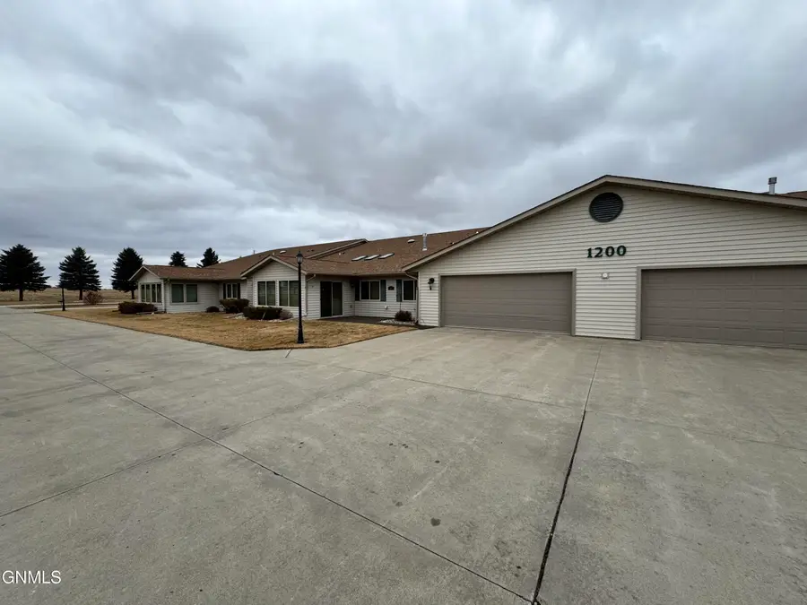 1200 7th Street Sw #105, Jamestown, ND 58401 - #2