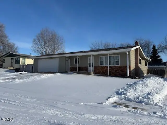 858 Elm Avenue, Dickinson, ND 58601 - #1