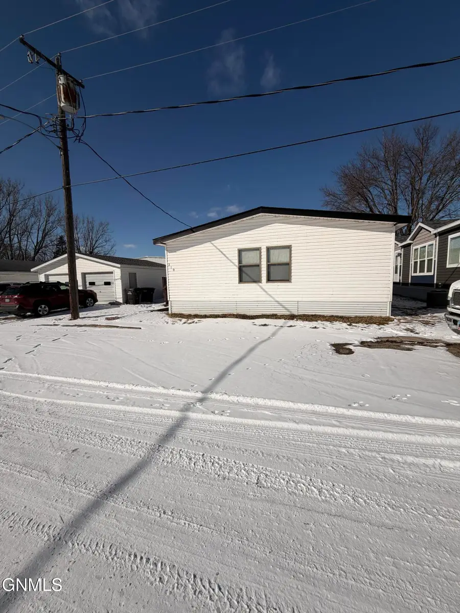 210 Holiday Park, Jamestown, ND 58401 - #2