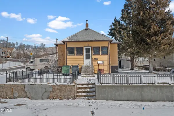 310 4th Avenue Ne, Mandan, ND 58554