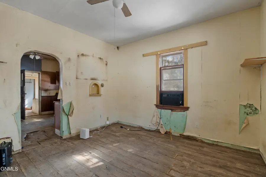 310 4th Avenue Ne, Mandan, ND 58554 - #3