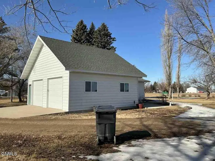 310 Horseshoe Drive, Fullerton, ND 58441 - #2