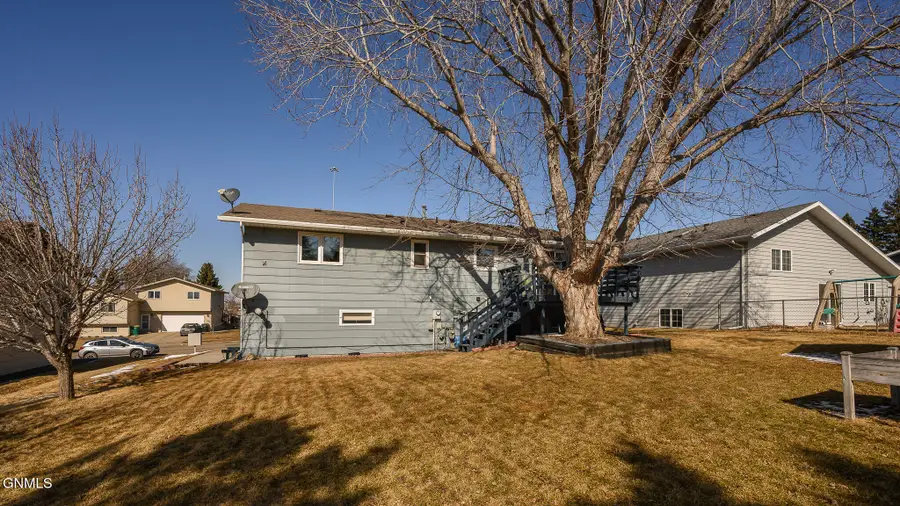 919 Turnpike Avenue E, Bismarck, ND 58501 - #2