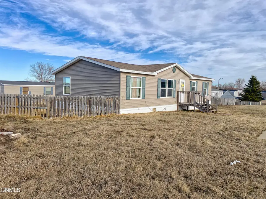 3816 22nd Avenue W, Williston, ND 58801 - #3