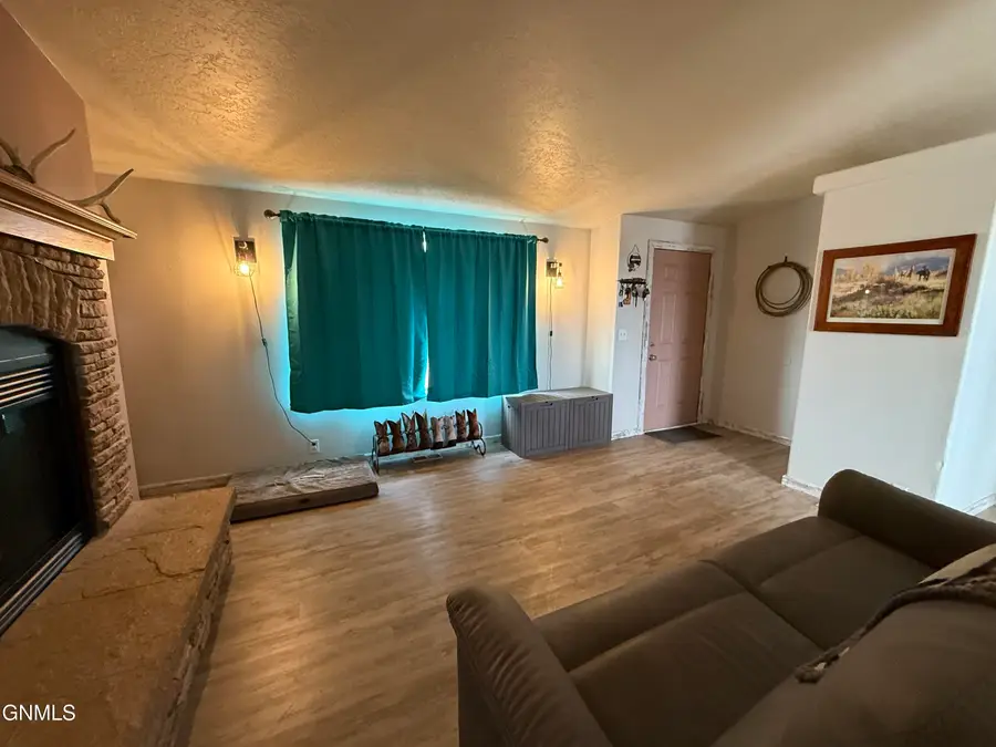 808 17th Avenue Sw, Watford City, ND 58854 - #3