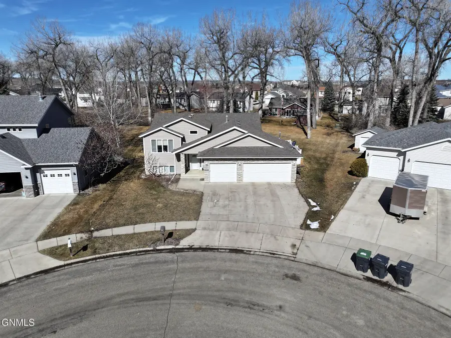 3410 Heartwood Place Se, Mandan, ND 58554 - #3