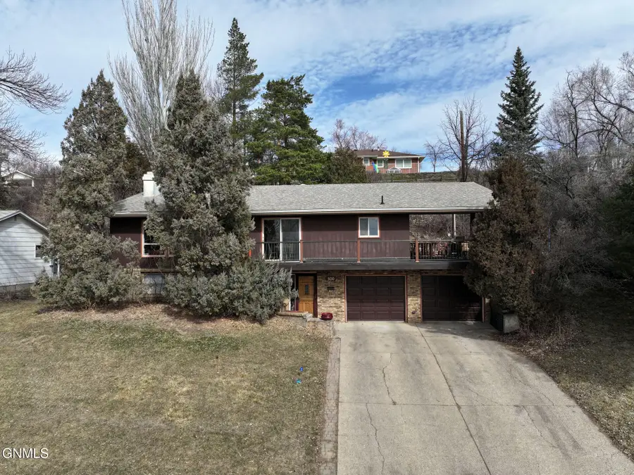 500 Division Street Nw, Mandan, ND 58554 - #2