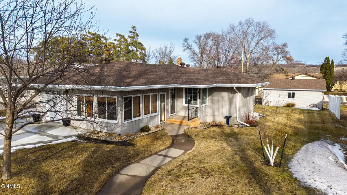 872 6th Avenue Ne, Valley City, ND 58072 - #1