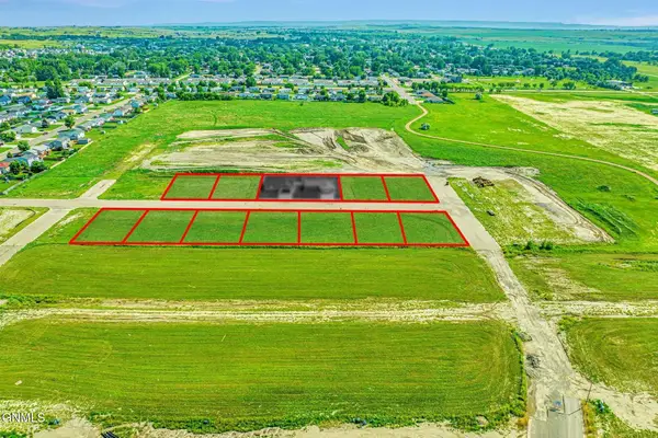 111 Dolan Drive, Lincoln, ND 58504