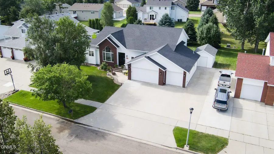 4809 Harbor Trail Se, Mandan, ND 58554 - #2