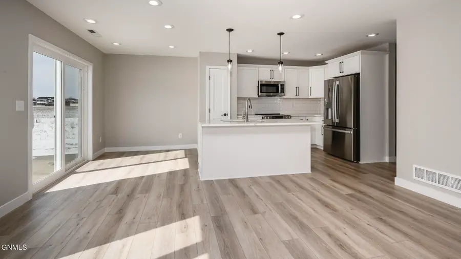 1726 Heart Ridge Loop Se, Mandan, ND 58554 - #3