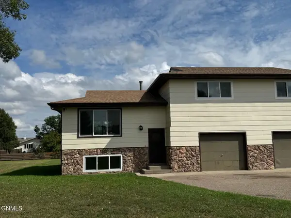 3734 W Regent Drive, Bismarck, ND 58504